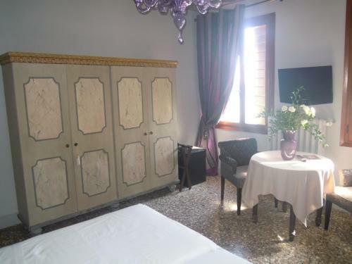 Hostal La Residenza 818