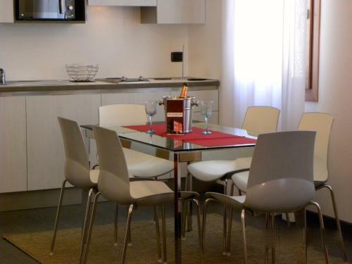 Venice Apartments Dante