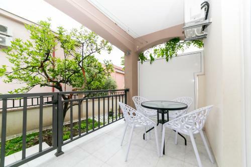 Hostal Milara Apartments