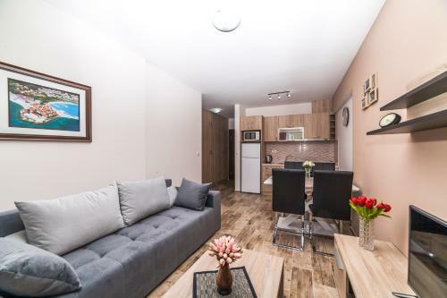 Hostal Milara Apartments