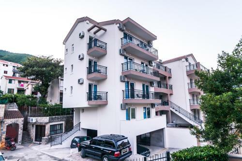 Hostal Milara Apartments