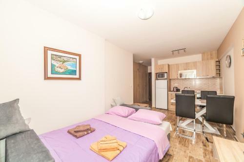 Hostal Milara Apartments