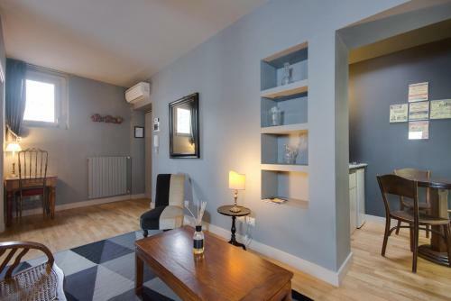 Porta Palace Apartments