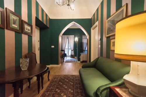 Porta Palace Apartments