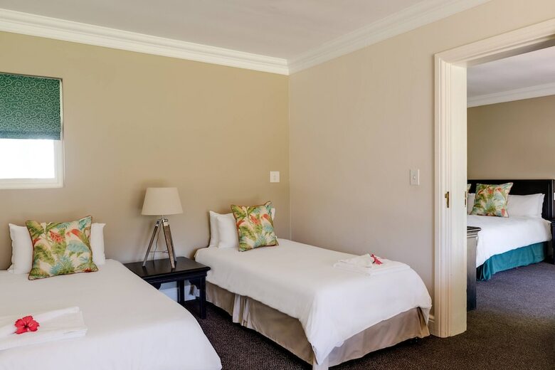 Hotel Protea King George