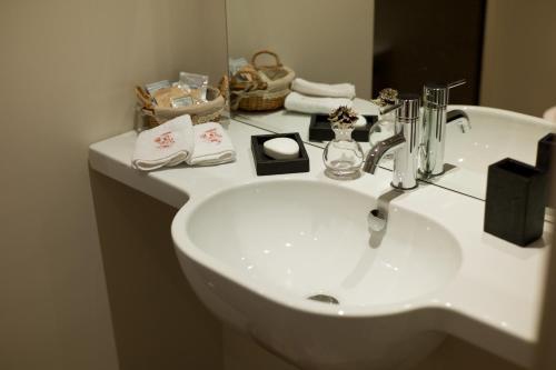 Hostal Palazzo Castiglioni Luxury Suites