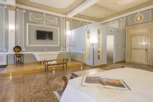 Hostal Corte Realdi Luxury Rooms