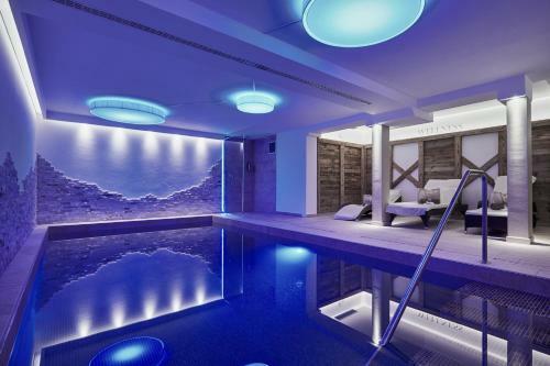Hotel Garn� Savoy