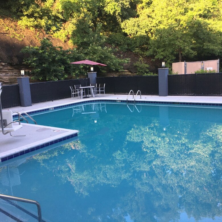 Hotel Comfort Suites Airport