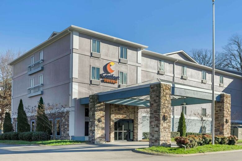 Hotel Comfort Suites Airport