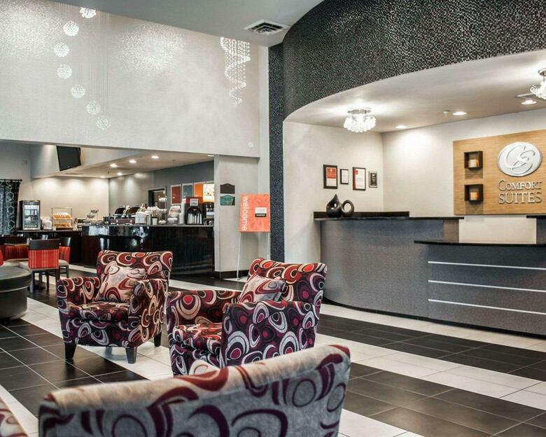 Hotel Comfort Suites Airport