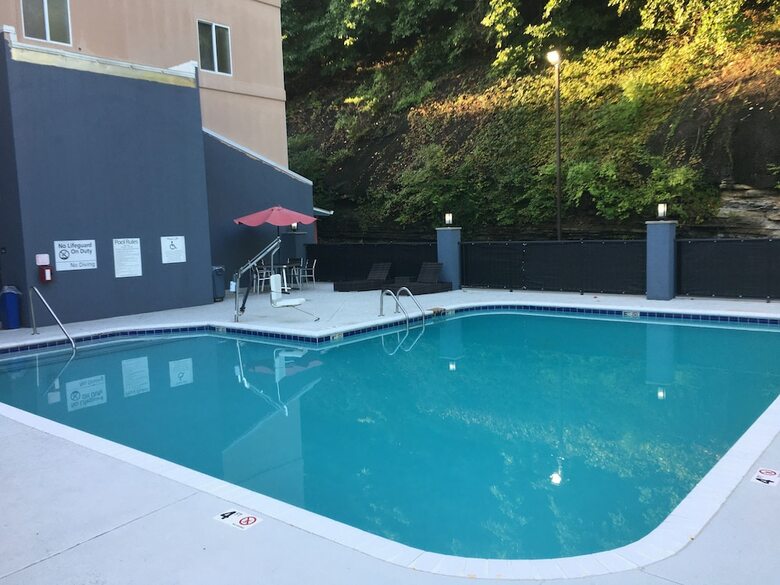 Hotel Comfort Suites Airport