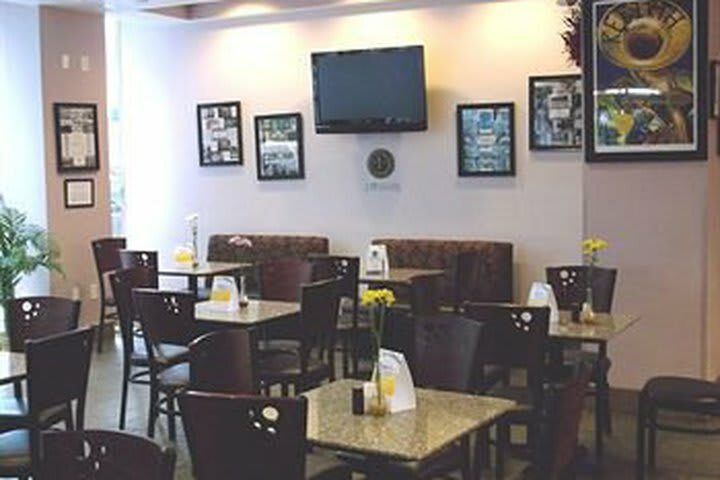 Hotel Quality Inn & Suites