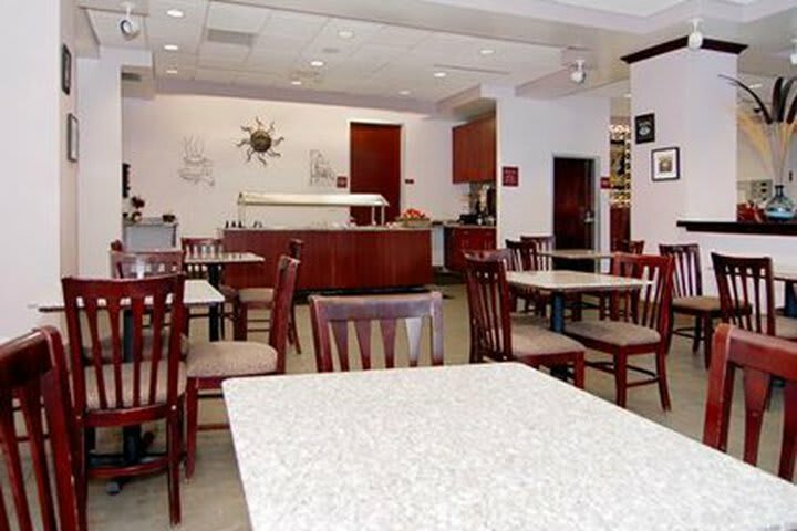 Hotel Quality Inn & Suites