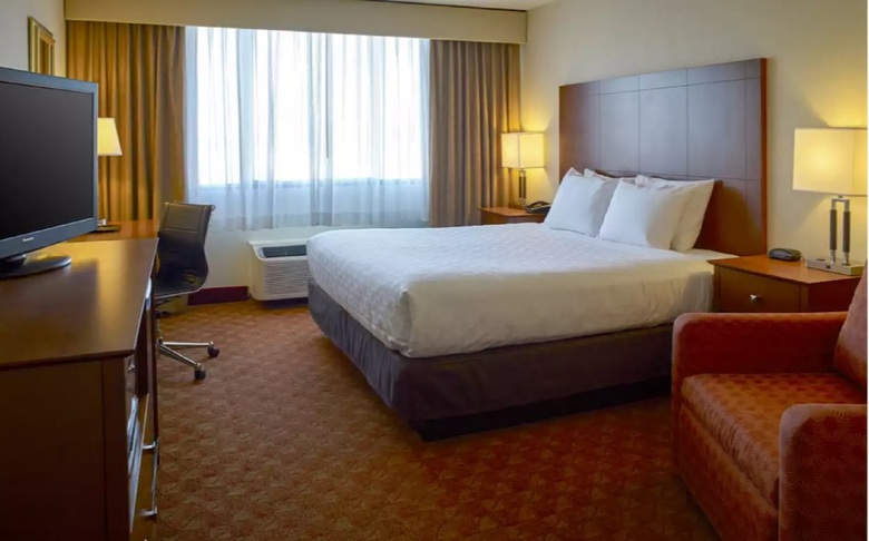 Clarion Hotel Airport