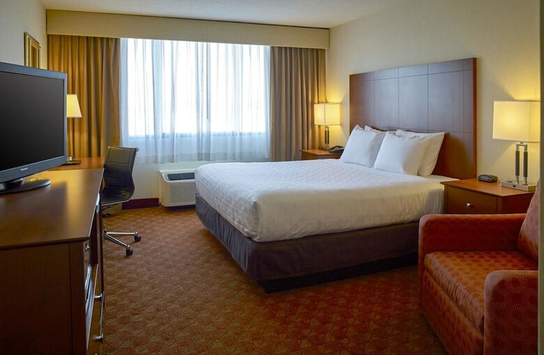 Clarion Hotel Airport