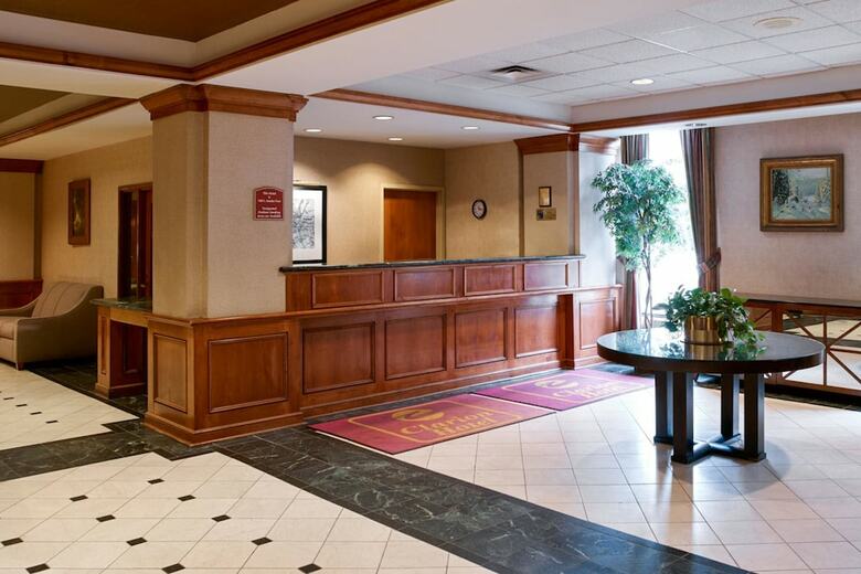 Clarion Hotel Airport
