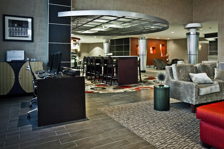 Hotel Cambria Suites