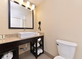 Hotel Comfort Suites East