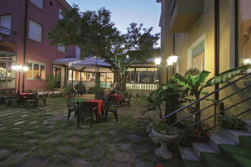 Hotel Flora
