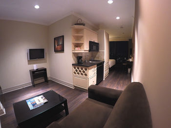 Grand Hotel And Suites