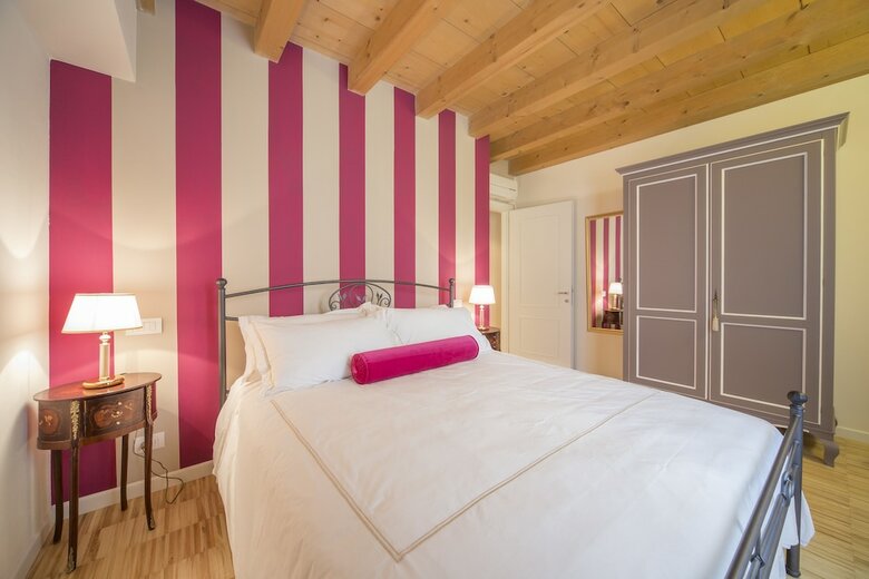 Lady Capulet Apartments