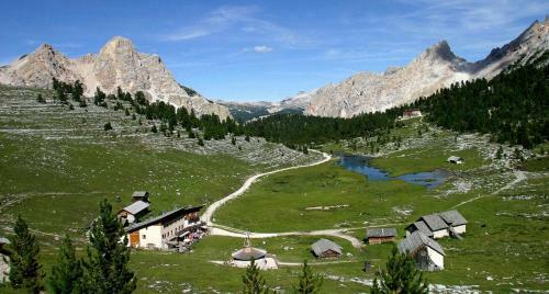 Aparthotel Dolomites Apartments Ciasa Vally