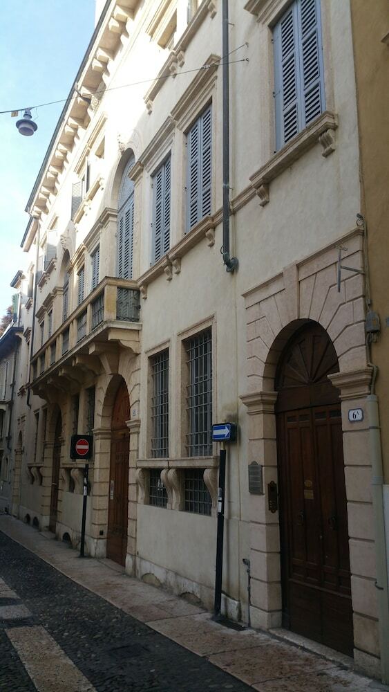 Palazzo Camozzini Apartments
