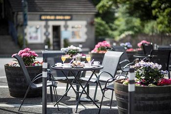 Lansdowne Arms Hotel