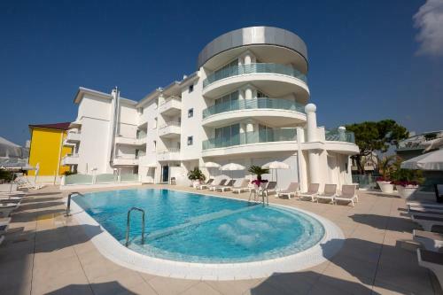 International Beach Hotel