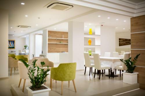 International Beach Hotel