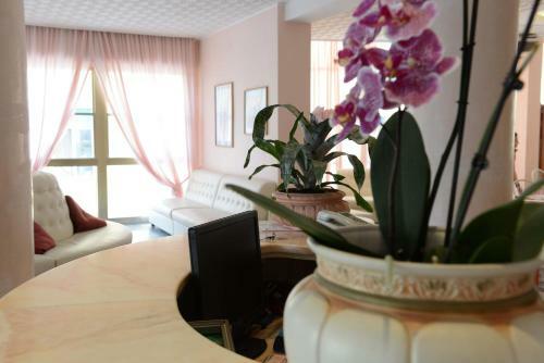 Hotel Embassy