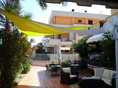 Aparthotel Hotel Costazzurra