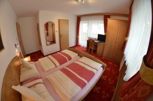 Bed & Breakfast Garni Ossi