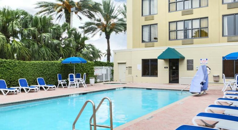 Hotel Comfort Suites Miami
