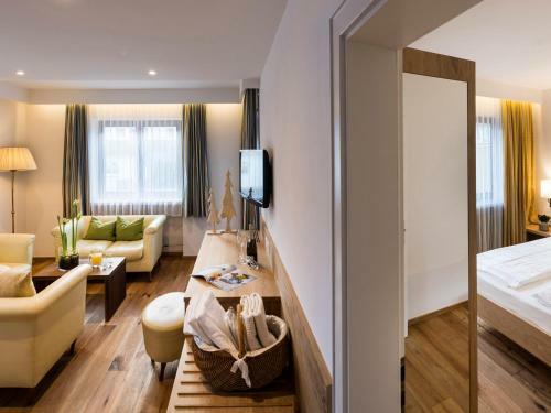 Hotel Famel�
