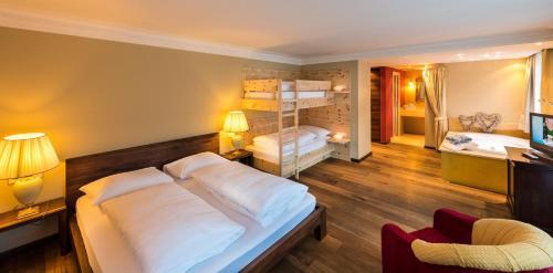Hotel Famel�