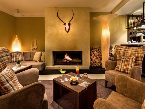 Hotel Famel�
