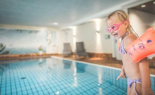 Hotel Famel�