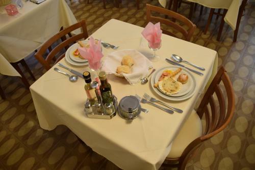 Hotel Lora