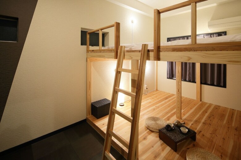 Hostal Ikidane House