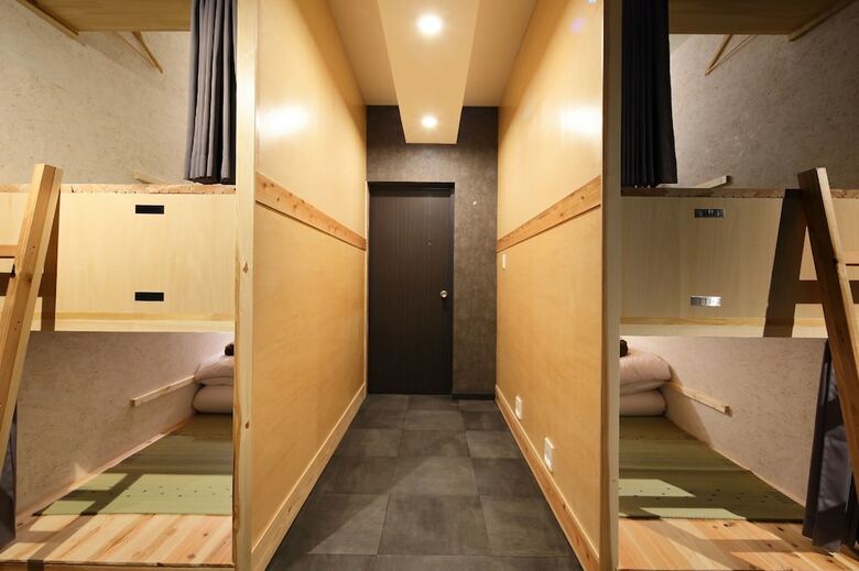 Hostal Ikidane House