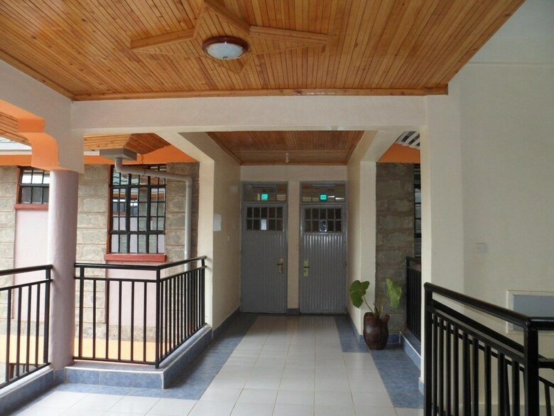 Hostal Kuniville Guest House