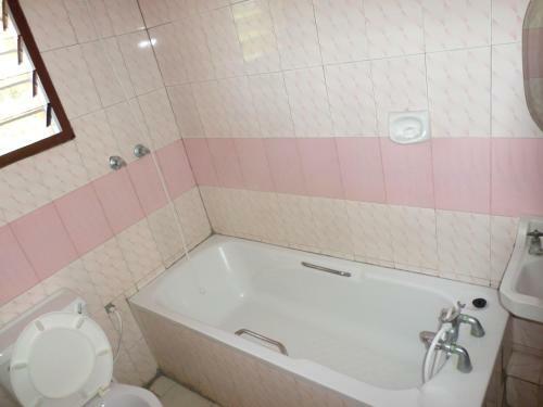 Hotel Pinebreeze Holiday Resort