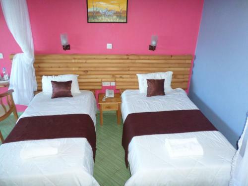 Hotel Pinebreeze Holiday Resort