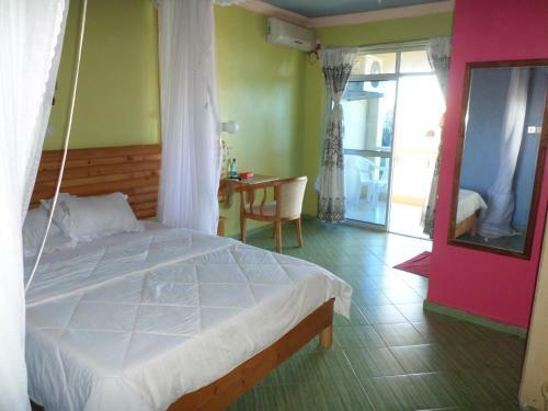 Hotel Pinebreeze Holiday Resort