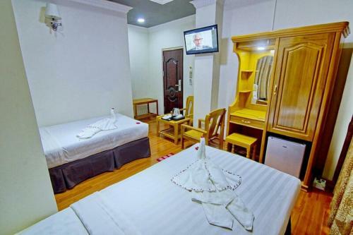 Myat Nan Yone Hotel (mny)