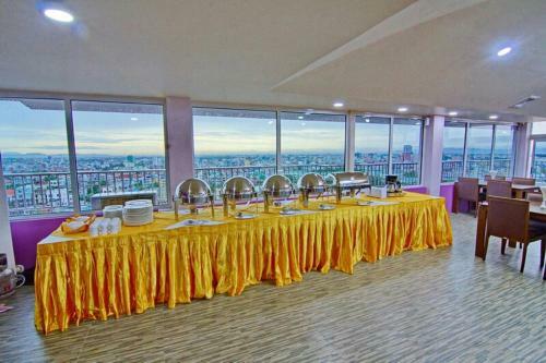 Myat Nan Yone Hotel (mny)