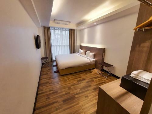 Hotel Clover Suites Royal Lake