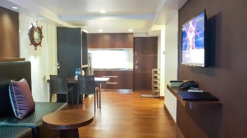 Hotel Clover Suites Royal Lake